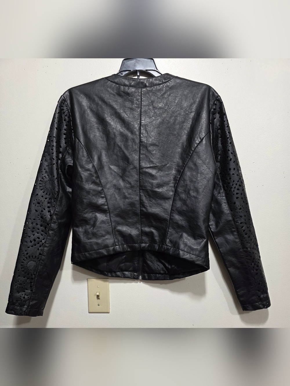 NWT! Rampage Black Faux Leather Laser Cut Moto Cropped Jacket Size M Medium - Picture 9 of 9